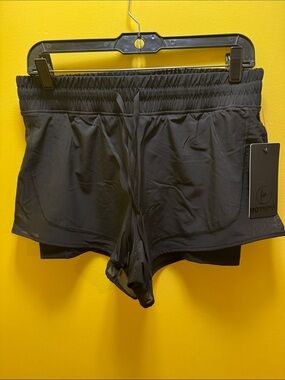 NWT 90 degree 2 in 1 shorts.